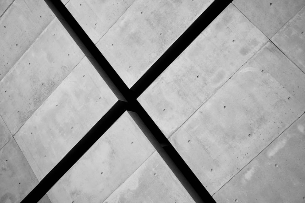black-and-white-wooden-board-l0jdqajmria